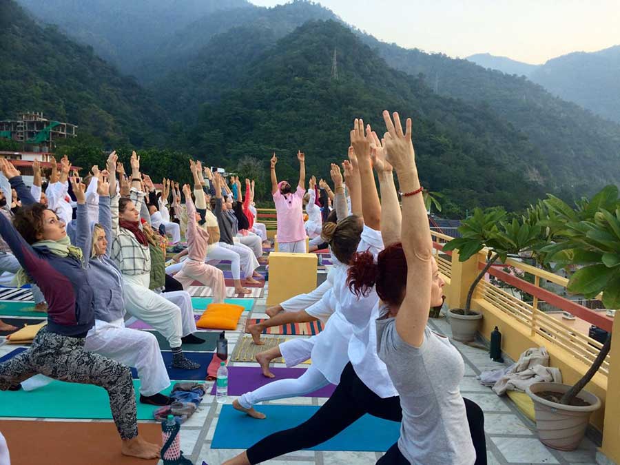 Yoga-in-Rishikesh.jpg